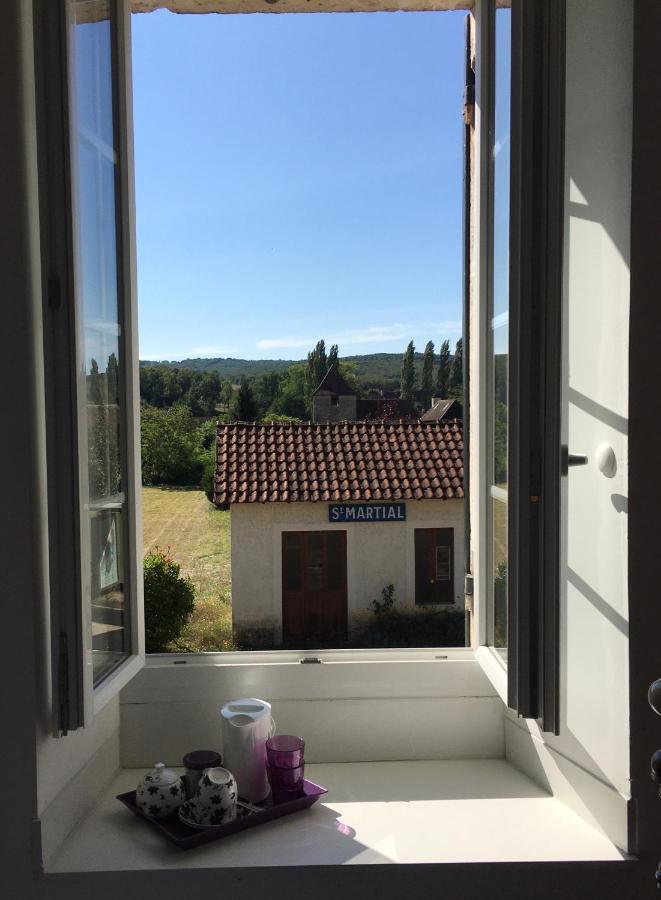 Bed and Breakfast Ancien Relais De Poste The Old Post Office Saint-Martial-d'Albarede Екстер'єр фото
