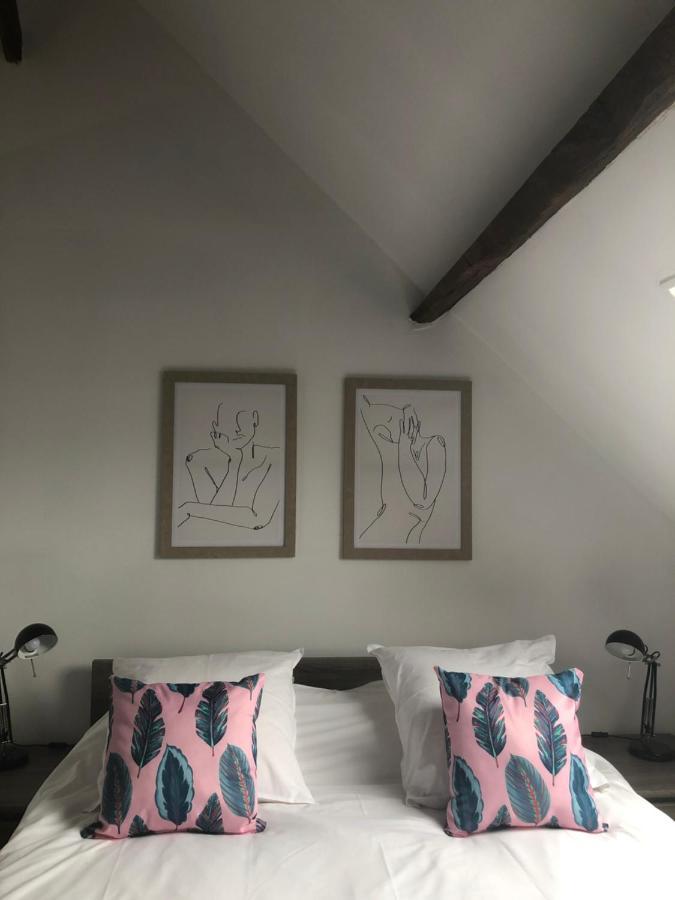 Bed and Breakfast Ancien Relais De Poste The Old Post Office Saint-Martial-d'Albarede Екстер'єр фото