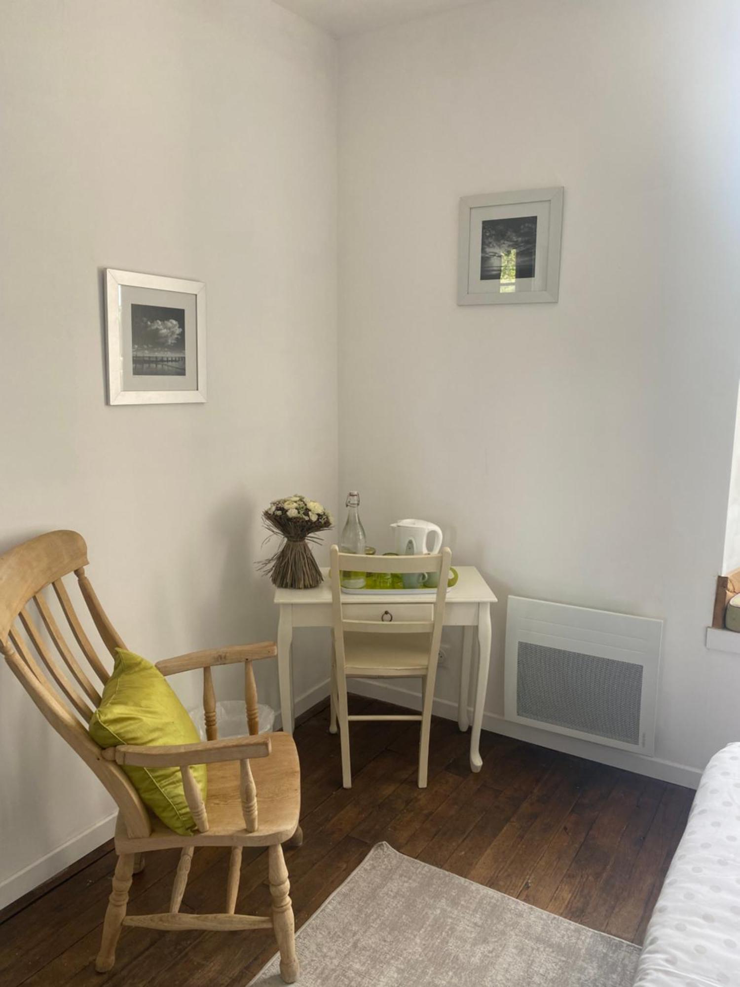 Bed and Breakfast Ancien Relais De Poste The Old Post Office Saint-Martial-d'Albarede Екстер'єр фото